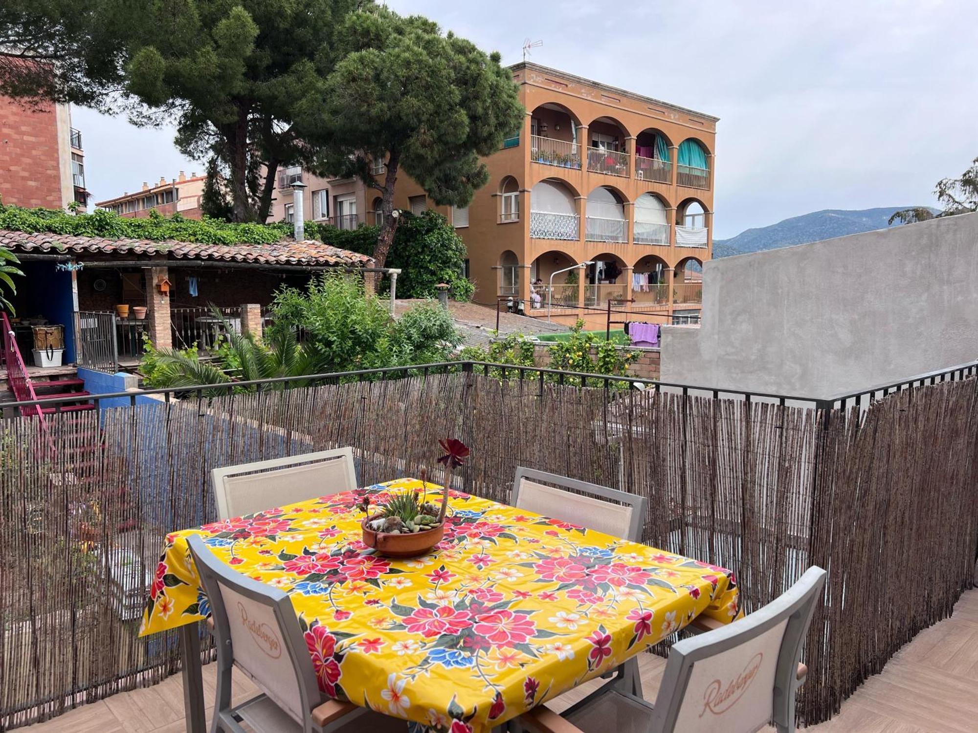 Alojamiento Con Encanto En Planta Superior Ideal Para Trabajo Y Escapadas Familiares En Montserrat Esparreguera Eksteriør billede
