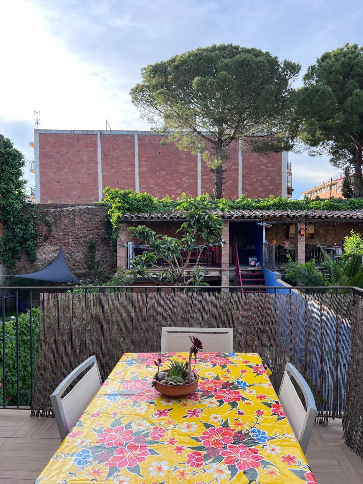Alojamiento Con Encanto En Planta Superior Ideal Para Trabajo Y Escapadas Familiares En Montserrat Esparreguera Eksteriør billede
